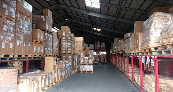 常温倉庫のほか、定温倉庫を保有しており、最適な環境を整えています。